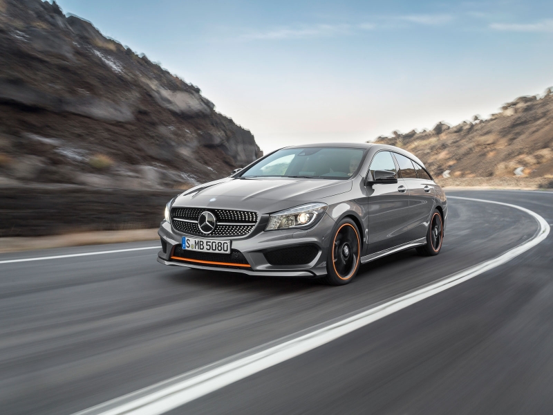 Mercedes CLA-klass Shooting Braike: спереди слева