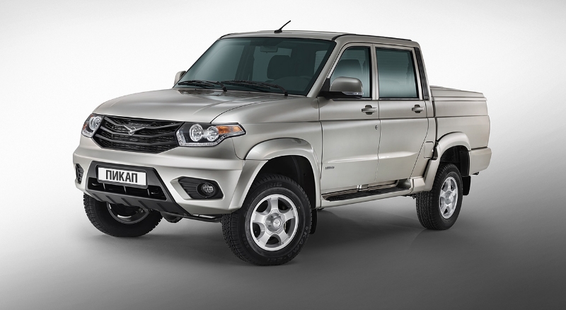 UAZ Pickup: спереди слева